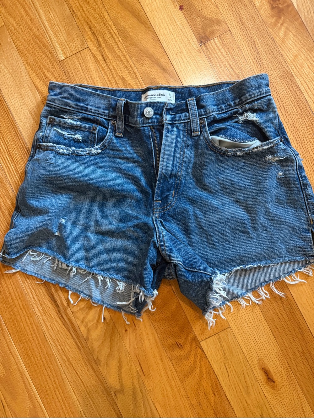 Abercrombie curve love mid rise boyfriend short